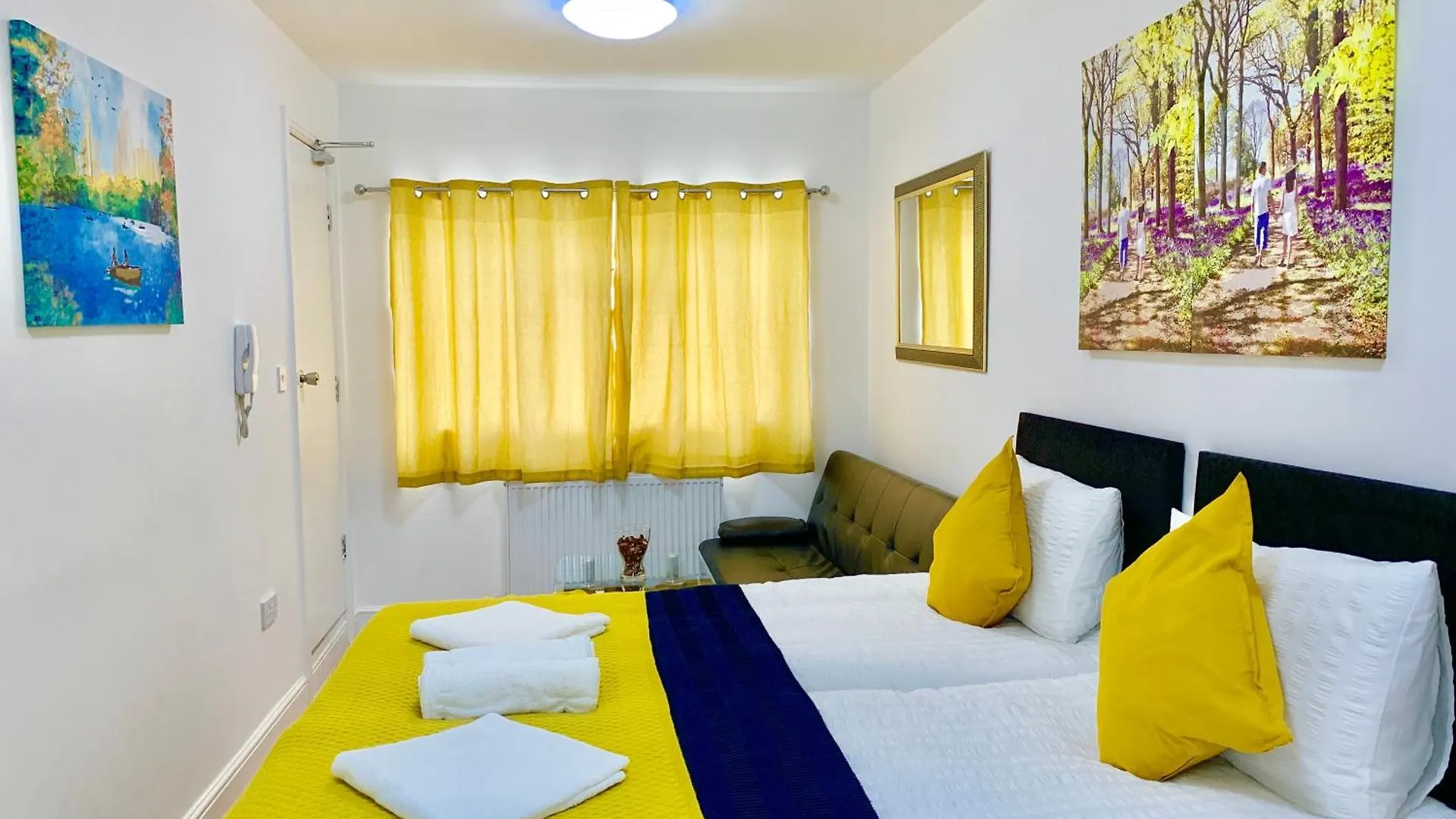 London Studio Apartments, Private Bathroom, Kitchenette, Parking, Np3 0*,  United Kingdom